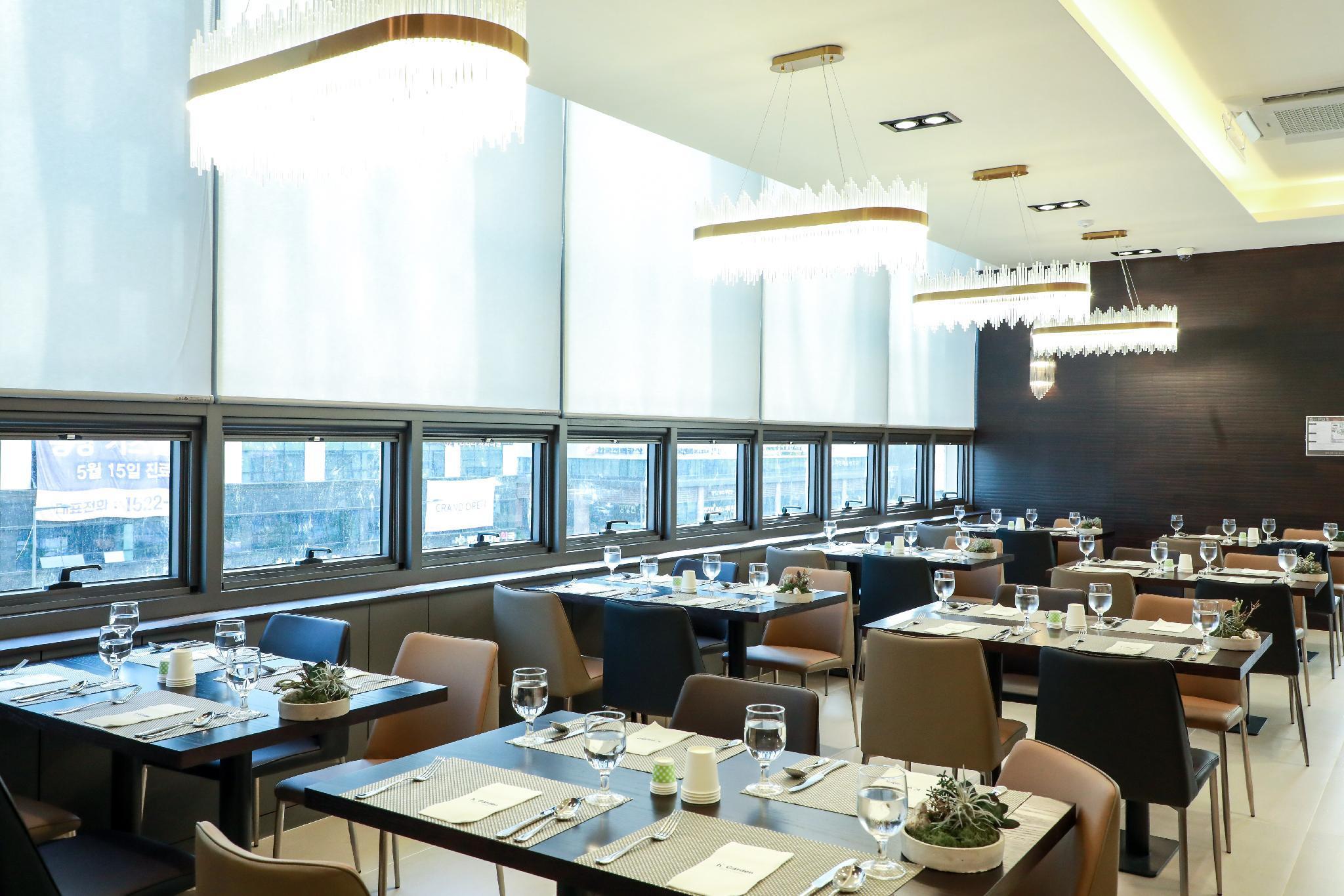 Ramada by Wyndham Daejeon Hotel Bagian luar foto