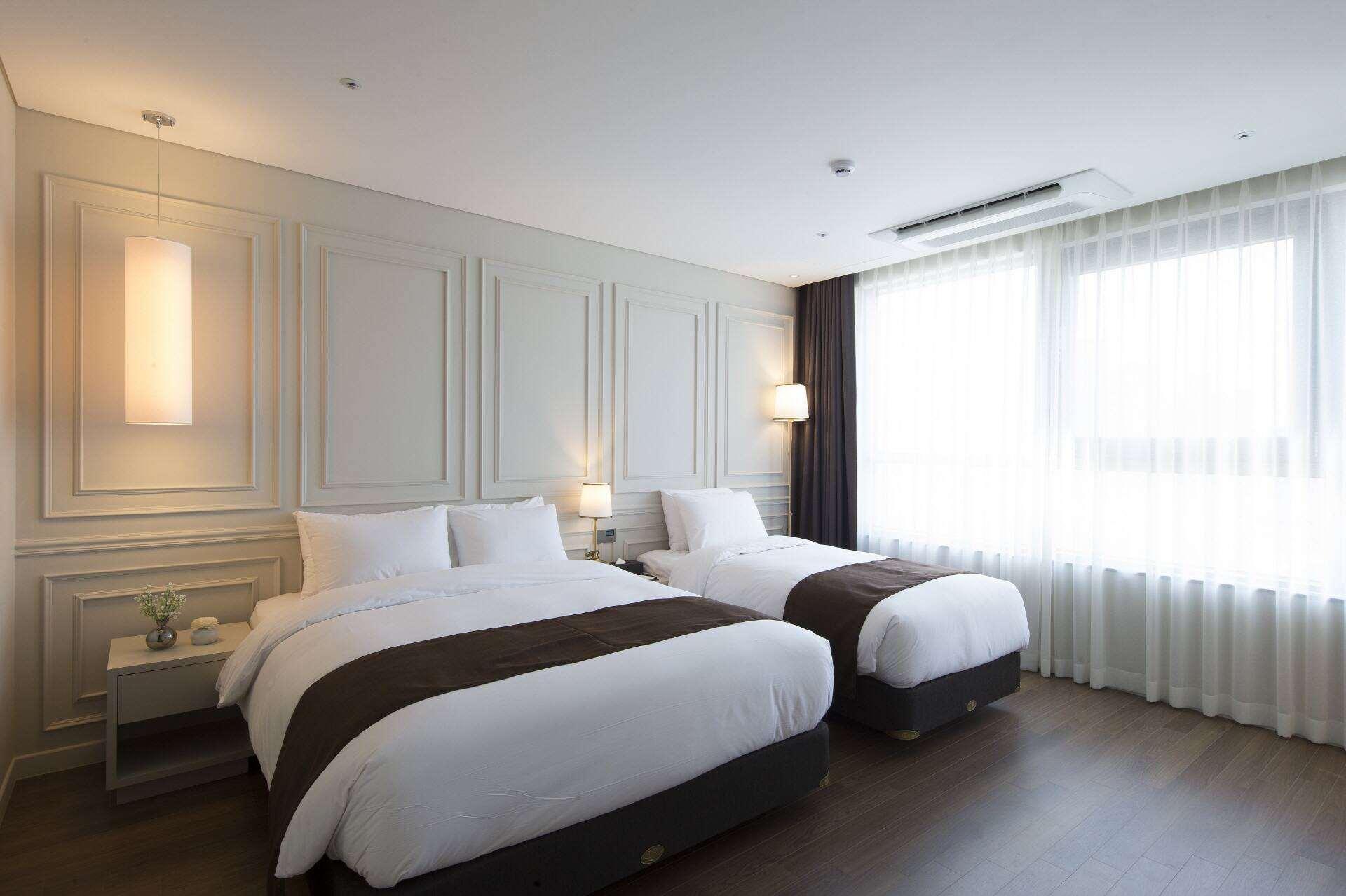 Ramada by Wyndham Daejeon Hotel Bagian luar foto
